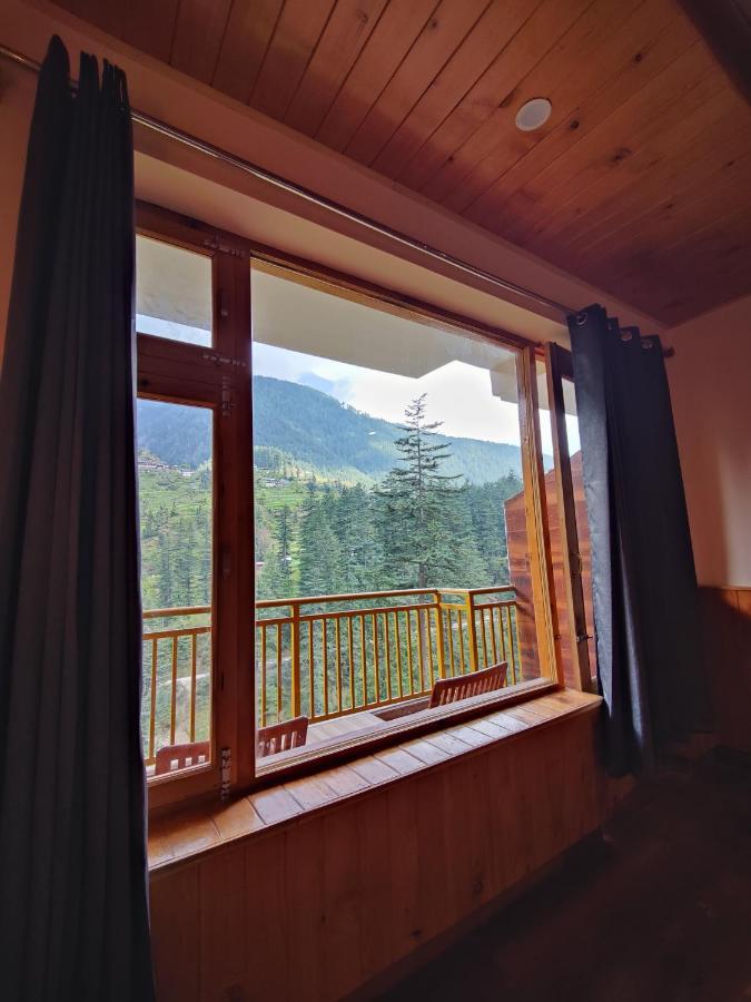 The Woodpecker Inn & Cafe, Jibhi Zewnętrze zdjęcie